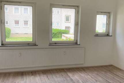 Wohnung Salzgitter Lebenstedt - 3 Zimmer, 58 m&sup2;, 339&euro; | Angebot:26835934