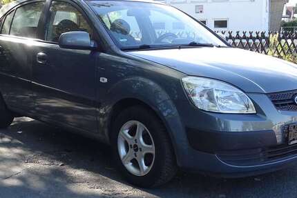 Kia Rio 144.000 km 2.990 € Salzgitter 38226