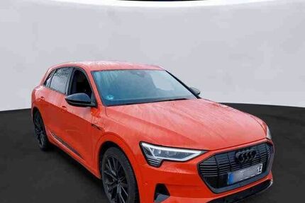 Audi e-tron 37.300 km 33.600 &euro; Salzgitter 38259