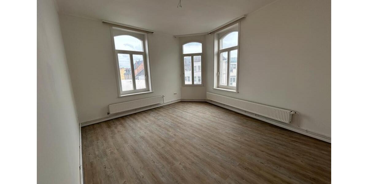 Dachgeschoßwohnung Peine Peine Kernstadt - 4 Zimmer, 110 m&sup2;, 1.000&euro; | Angebot:25324628