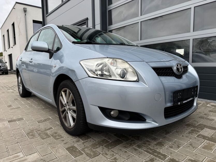 Toyota Auris 99.000 km 4.999 € Lengede OT Broistedt 38268
