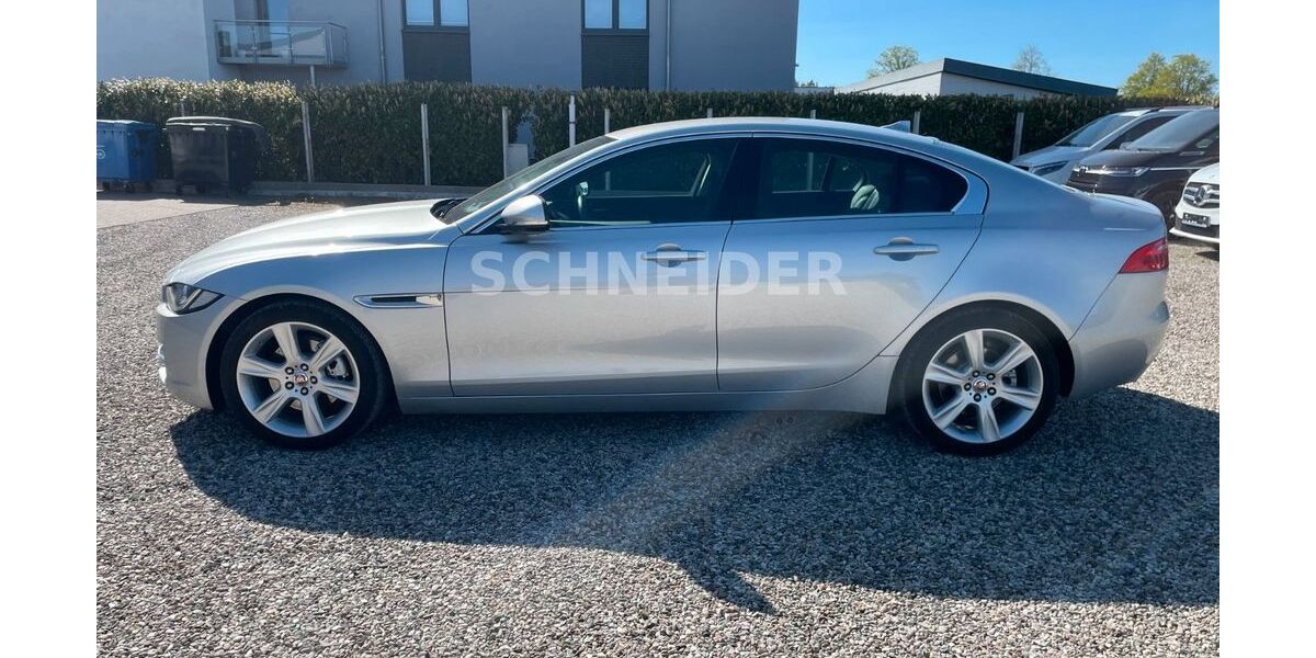Jaguar XE 154.131 km 13.990 &euro; Gross Düngen 31162