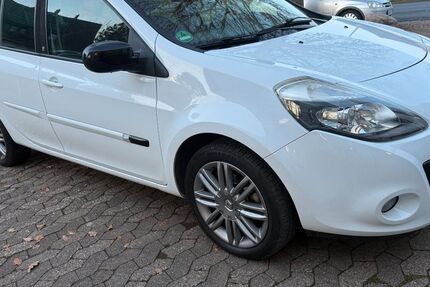 Renault Clio 121.000 km 4.700 € Adenstedt 31246