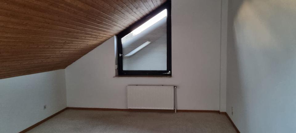 Dachgeschoßwohnung Wendeburg - 3 Zimmer, 120 m&sup2;, 925&euro; | Angebot:24561018