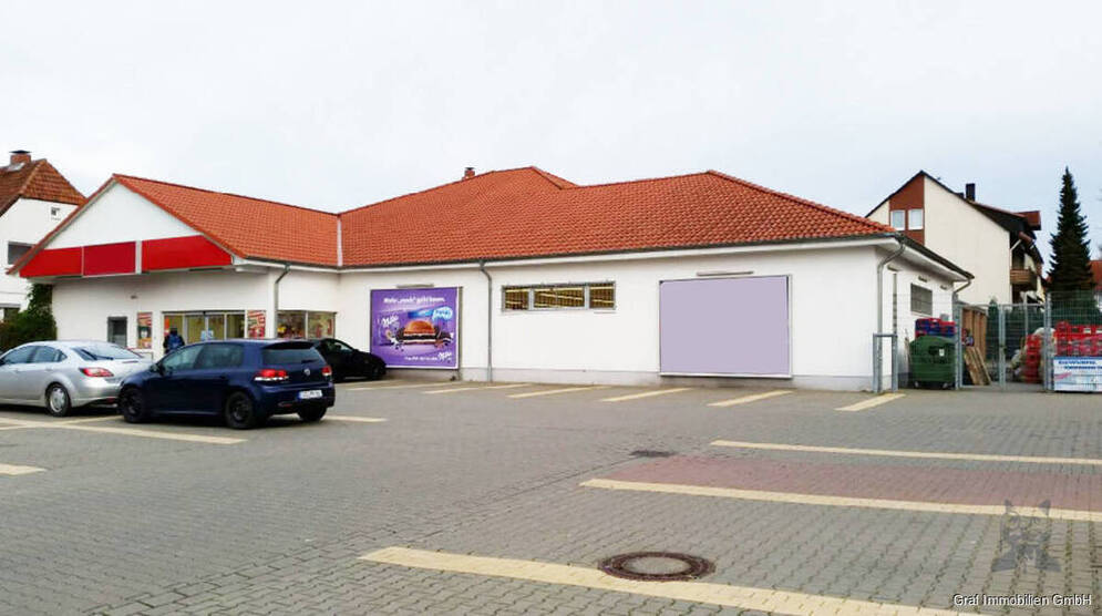 Gewerbegrundstück ca. 4.900 m² bebaut Nutzfläche ca. 1.814 m² großes Einzugsgebiet