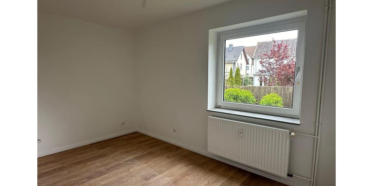 Wir haben für Sie saniert. Wohnung mit Balkon und Blick ins Grüne. 3 zimmer