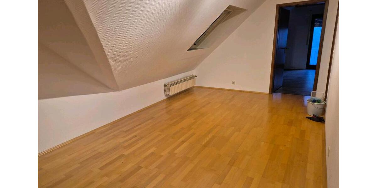 Dachgeschoßwohnung Hildesheim Oststadt/Stadtfeld - 3 Zimmer, 85 m&sup2;, 900&euro; | Angebot:26255393