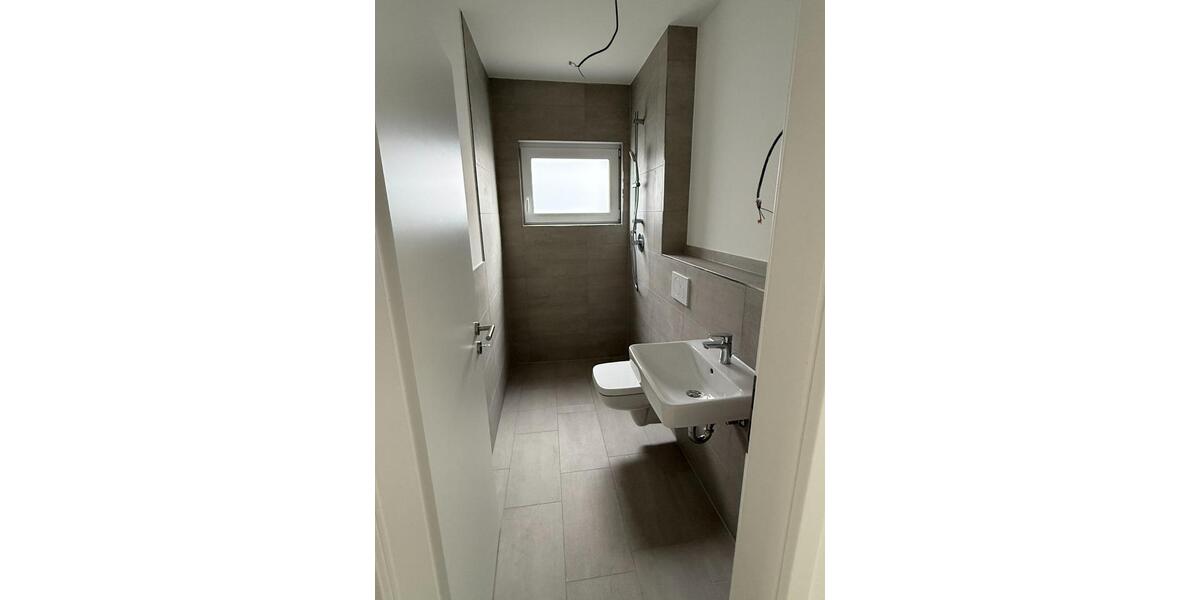 Nur noch eine Doppelhaushälfte in Wf-Salzdahlum zu vermieten 5 zimmer