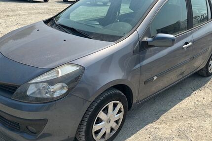 Renault Clio 130.000 km 1.950 € Salzgitter 38229