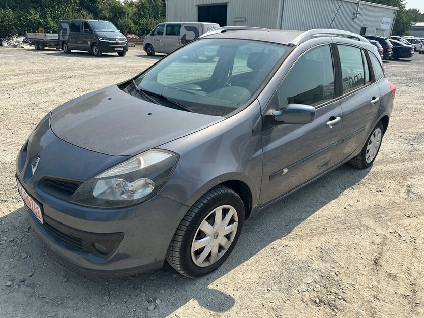 Renault Clio 130.000 km 1.950 € Salzgitter 38229