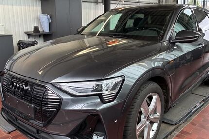 Audi e-tron 134.069 km 25.990 &euro; Braunschweig 38122