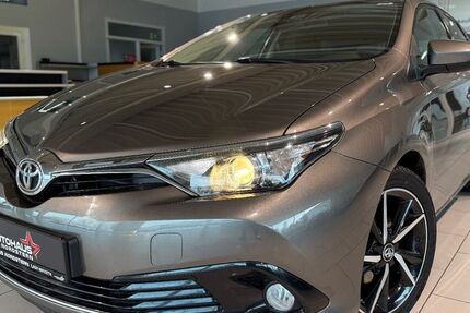 Toyota Auris 81.000 km 10.990 &euro; Braunschweig 38114