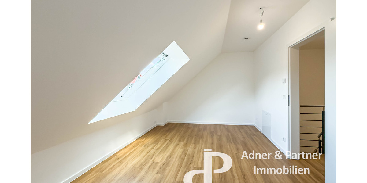 **STILVOLL WOHNEN AUF HISTORISCHEM HOF: MODERNES REIHENHAUS IN DIREKTER OKERNÄHE** - Reihenendhaus Braunschweig Heidberg-Melverode | Angebot:27242818