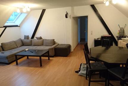 Helle Wohnung mit Einbauküche und Tageslichtbad zimmer