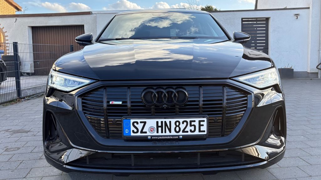 Audi e-tron 26.600 km 35.900 &euro; Salzgitter 38229
