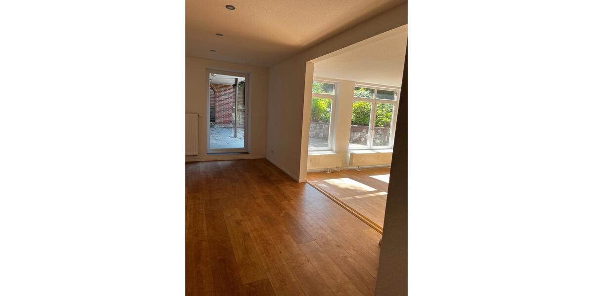 Etagenwohnung Hildesheim Himmelsthür - 2 Zimmer, 105 m&sup2;, 875&euro; | Angebot:25922695