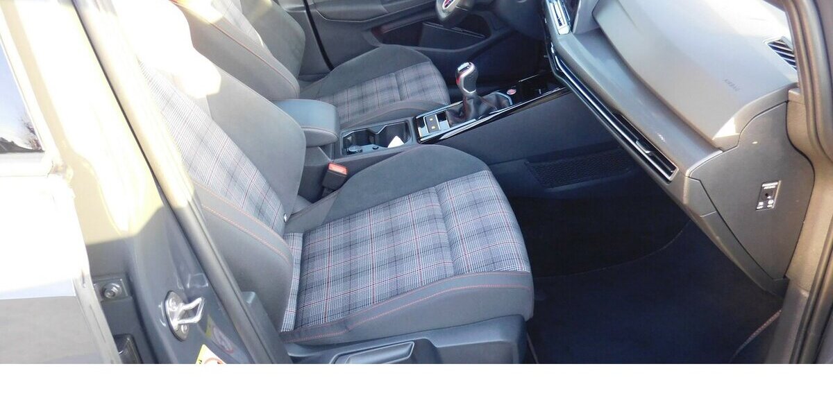 VW Golf 2.0 VIII GTI Performance 4TRG TSI BMT Navi 25.600 km 24.990 &euro; Vordorf 38533