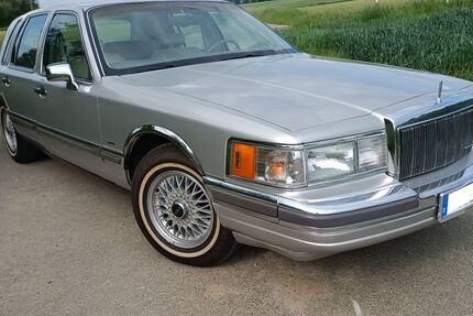 Lincoln Town Car 228.500 km 12.250 &euro; Hahausen 38729