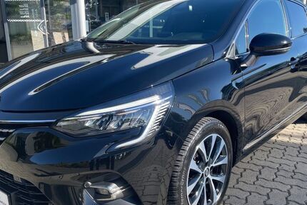 Renault Clio 33.810 km 16.490 € Braunschweig 38124