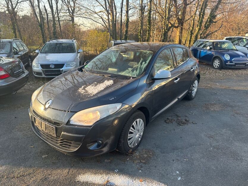 Renault Megane 265.000 km 1.990 € Salzgitter 38229