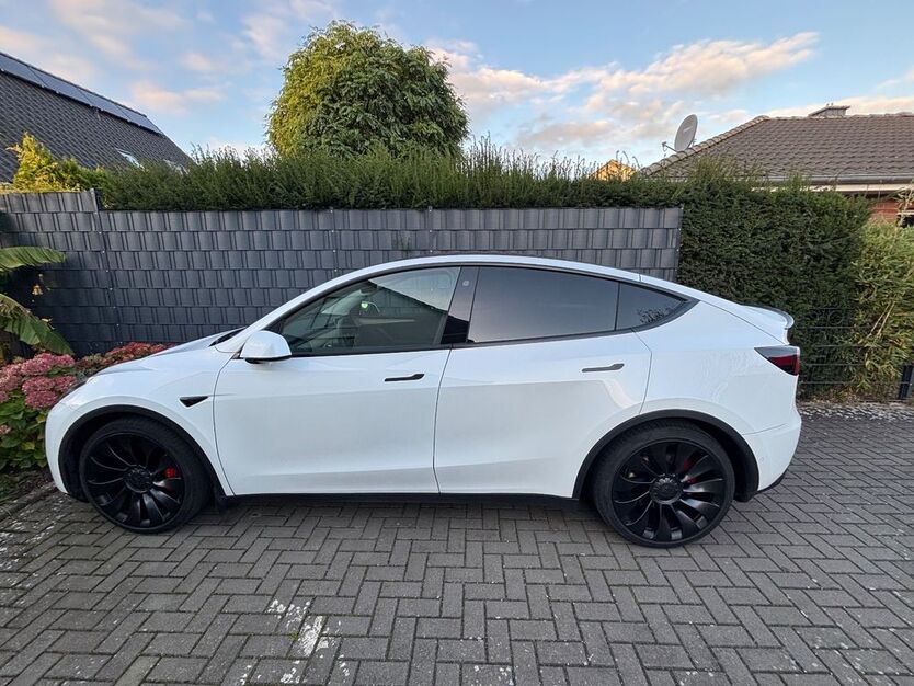 Tesla Model Y 70.000 km 36.000 € Braunschweig 38112
