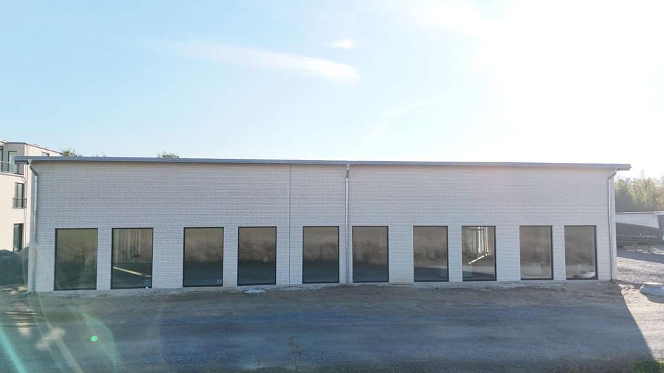 Gewerbe-KFZ-Halle – modern und ideal für PKWs und LKWs oder als Prüfstelle! zimmer