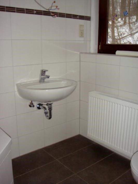 Für zwei Generationen geeignet! Ruhige Lage! Für Naturfreunde! Mit Garage und Garten! 6 zimmer