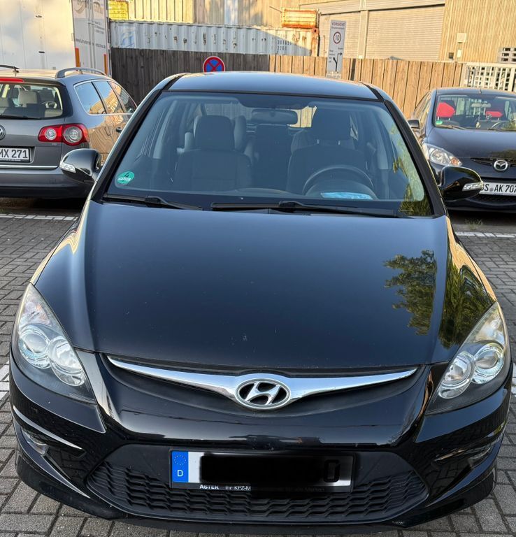 i30