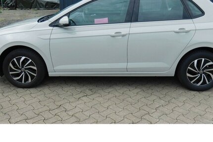 VW Polo 1.0 Life MPI BMT 4Trg Klima Navi LED 20.800 km 15.690 € Vordorf 38533