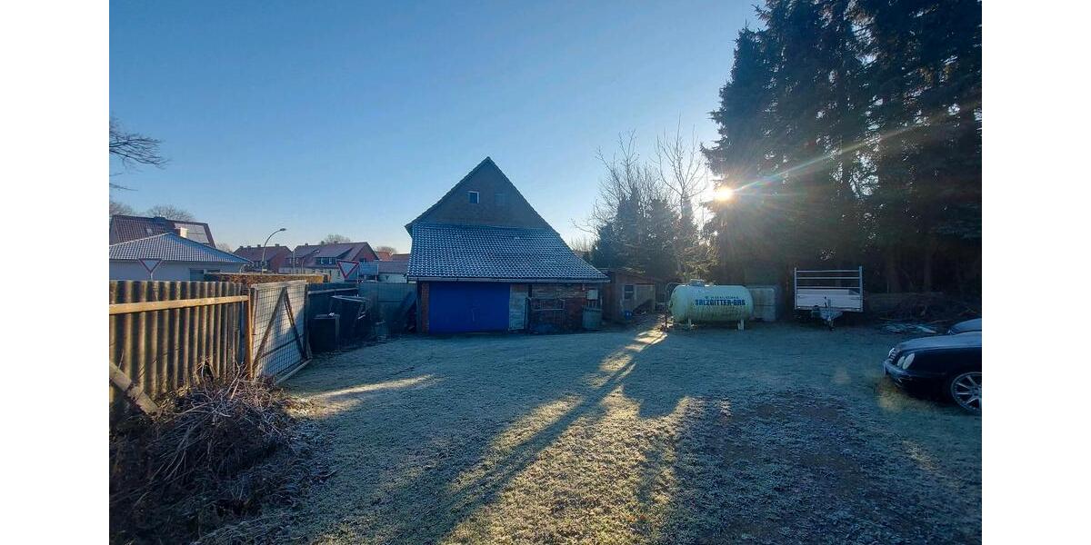 Einfamilienhaus Salzgitter Ortschaft Südost - 7 Zimmer, 180 m&sup2;, 135.000&euro; | Angebot:26635177