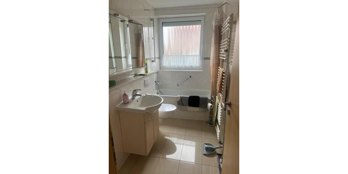 Sonnige, kernsanierte 3-Zimmer-Wohnung mit Balkon am See 3 zimmer