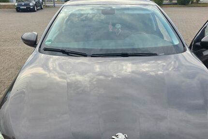 Peugeot 308 142.000 km 7.500 € Peine 31224