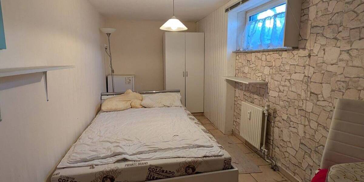 Geräumiges Zweifamilienhaus in ruhiger Ortsrandlage 7 zimmer