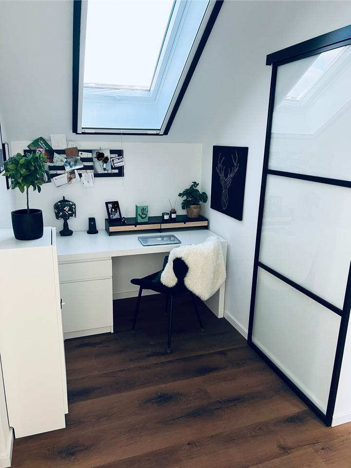 Moderne und lichtdurchflutete Dachgeschoßwohnung