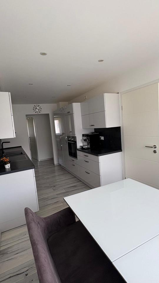 3 Zimmer Wohnung in ruhiger Seenähe mit Balkon