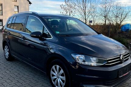 VW Touran 234.000 km 10.500 &euro; Braunschweig 38110