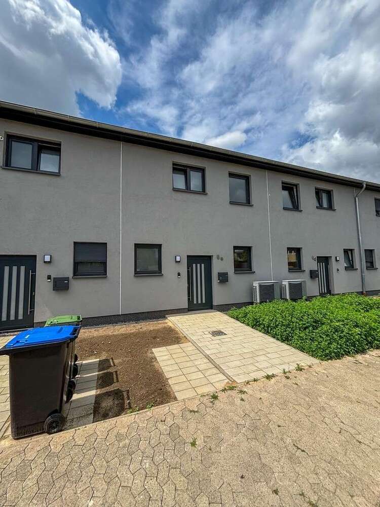 Haus zum Mieten in Peine 1.350 € 132 m²