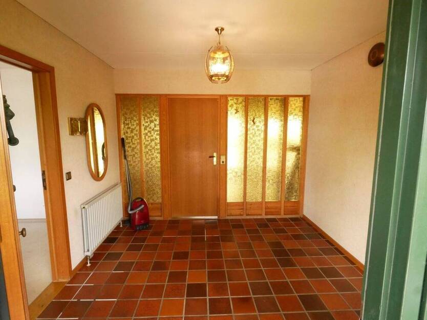 Einfamilienhaus in Traumlage mit großem Grundstück