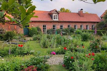 Haus zum Mieten in Bergen 720 € 87.6 m²