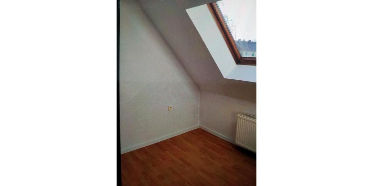 Dachgeschoßwohnung Braunschweig Wabe-Schunter-Beberbach - 3 Zimmer, 54 m&sup2;, 350&euro; | Angebot:26321753