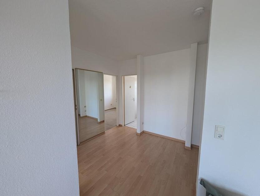 Lichtdurchflutete Wohnung in ruhiger Lage mit Blick über Lehre