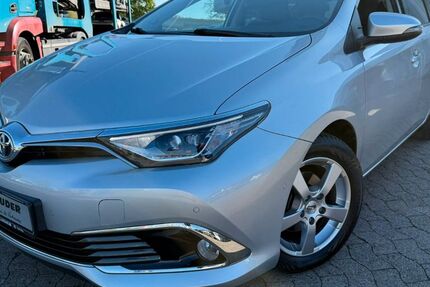 Toyota Auris 81.820 km 13.990 &euro; Hildesheim 31137