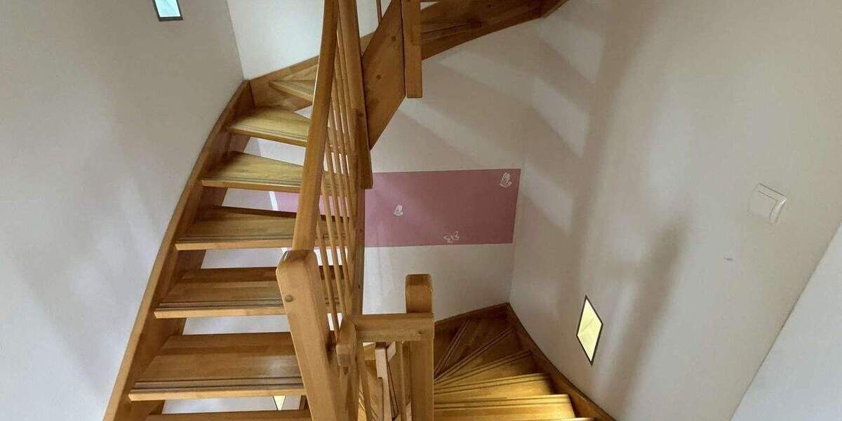 Wohlfühlhaus mit Kaminofen, Wintergarten & nachhaltiger Luftwärmepumpe 7 zimmer