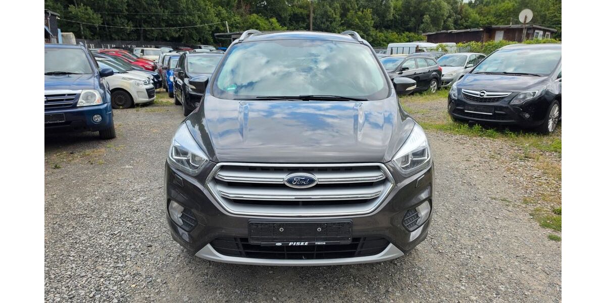 Ford Kuga 98.064 km 8.490 &euro; Braunschweig 38120