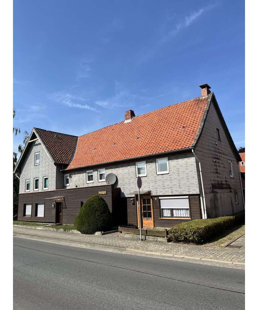 Haus zum Kaufen in Liebenburg 140.000 € 241 m²