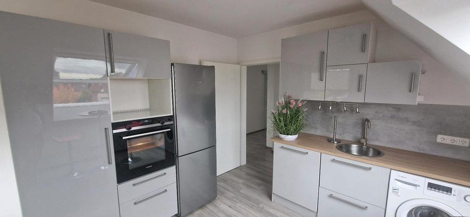 Helle, großzügige 4-Zimmer-Wohnung in Seenähe. zimmer