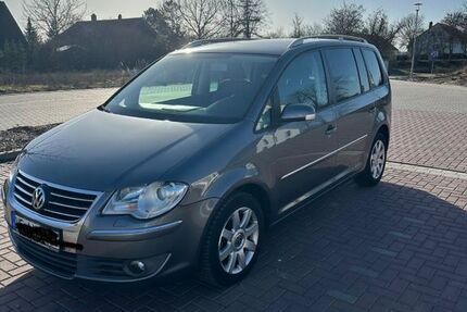 VW Touran 243.025 km 2.000 &euro; Kissenbrück 38324