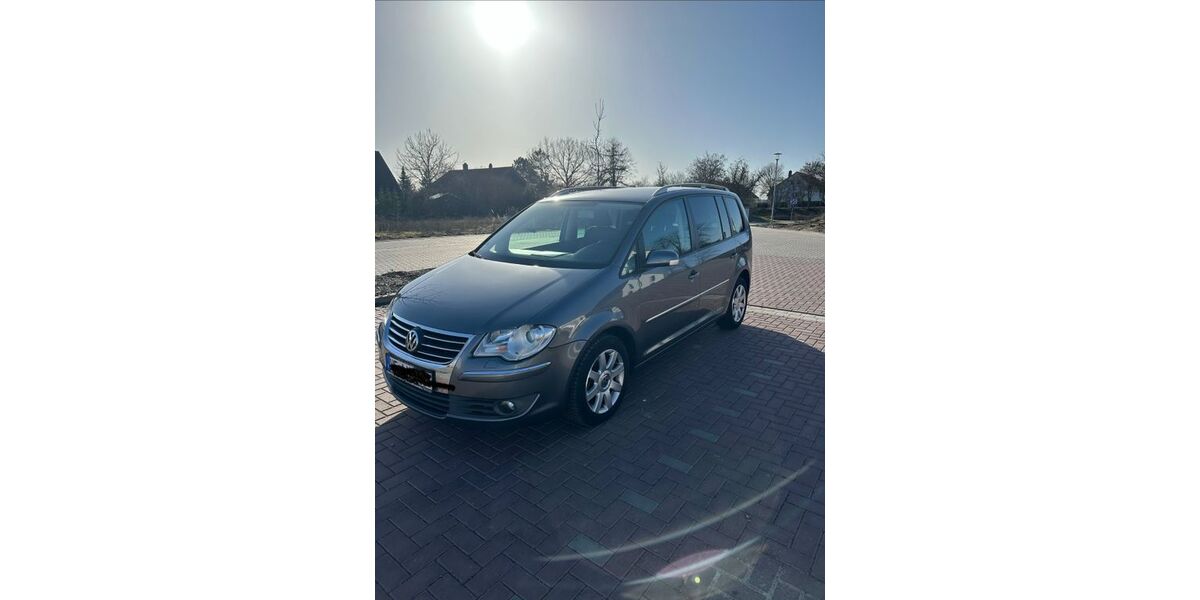 VW Touran 243.025 km 2.000 &euro; Kissenbrück 38324