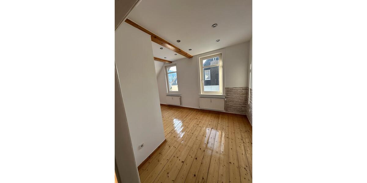 Dachgeschoßwohnung Hildesheim - 3 Zimmer, 71 m&sup2;, 570&euro; | Angebot:25060506