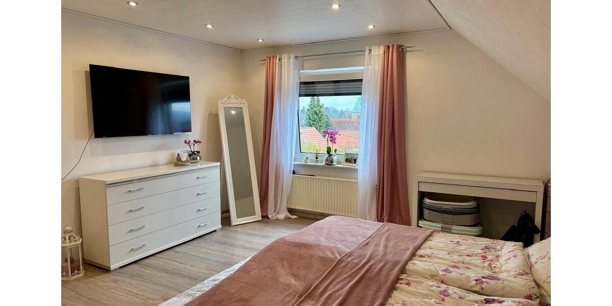 Dachgeschoßwohnung Bockenem - 4 Zimmer, 107 m&sup2;, 155.000&euro; | Angebot:26564750